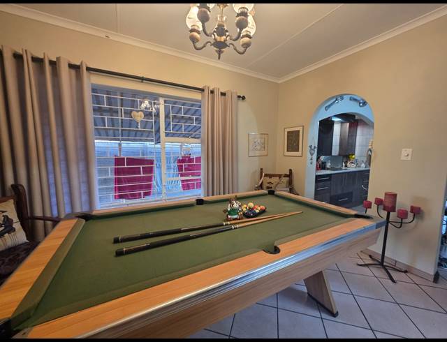 4 BEDROOM HOUSE FOR SALE IN VANDERBIJLPARK SE 3